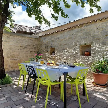 Palazzo 1812 크르니카