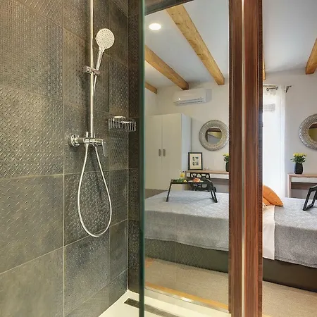 Palazzo 1812 فيلة كرينكا