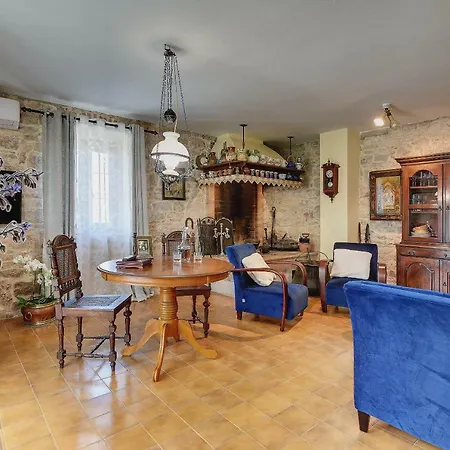 Palazzo 1812 Vila